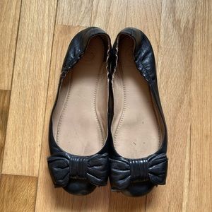 Tory Burch leather bow flats 🖤
